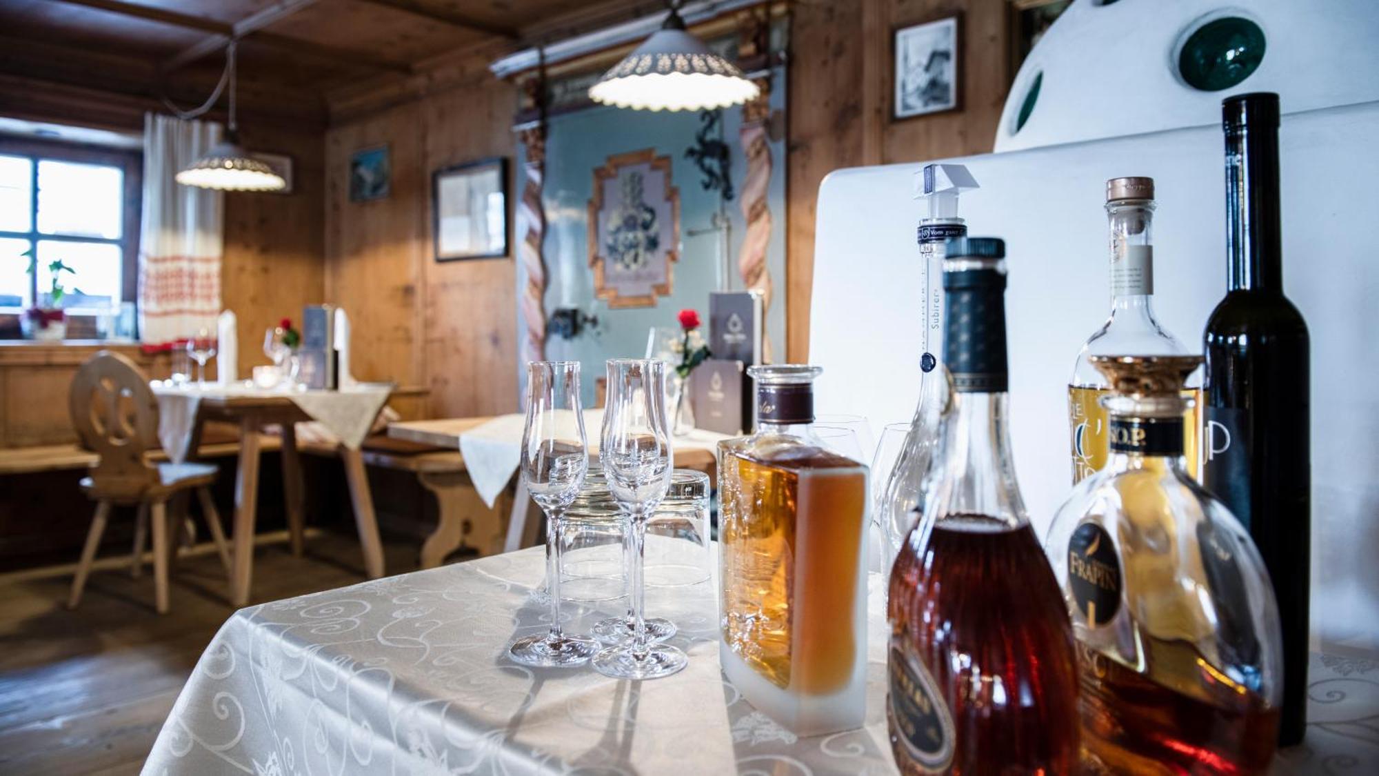 Hotel Goldener Adler - Im Sommer Silvretta Card Premium Inkludiert Ischgl Ngoại thất bức ảnh