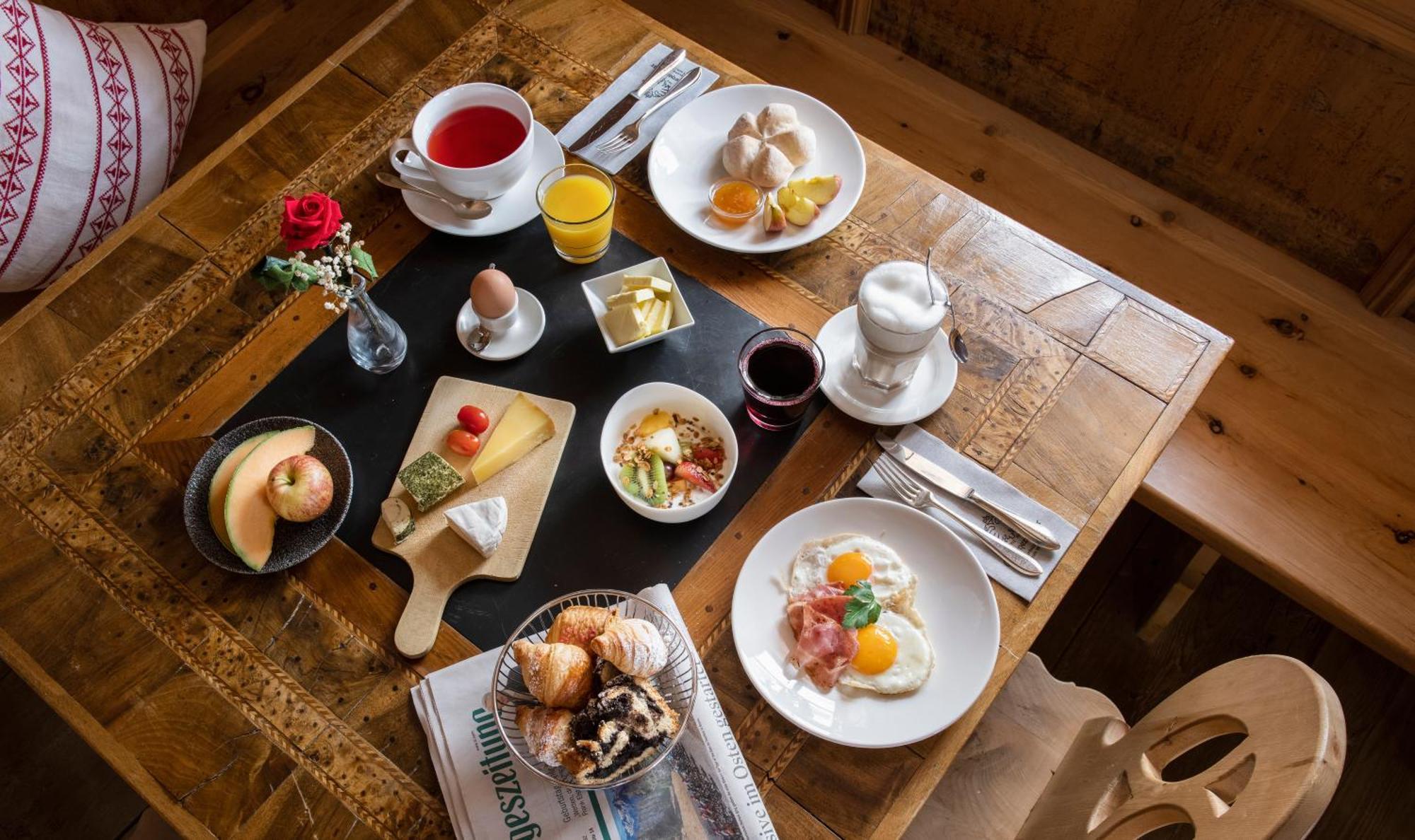 Hotel Goldener Adler - Im Sommer Silvretta Card Premium Inkludiert Ischgl Ngoại thất bức ảnh