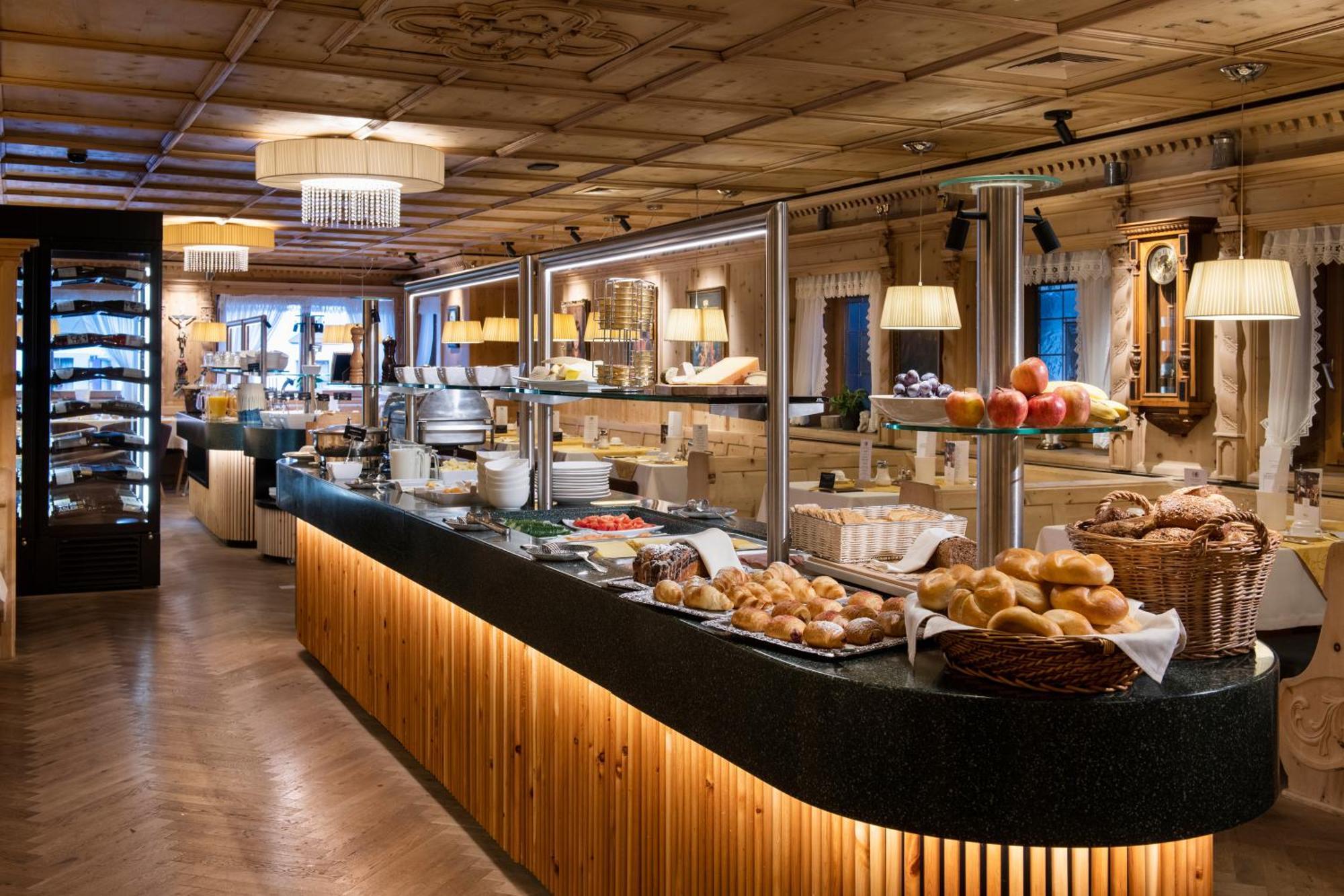 Hotel Goldener Adler - Im Sommer Silvretta Card Premium Inkludiert Ischgl Ngoại thất bức ảnh