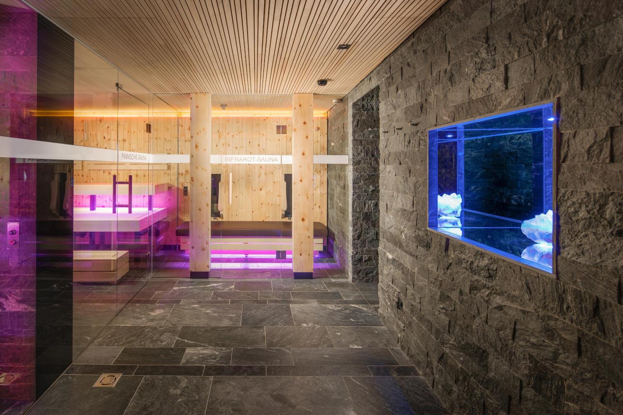 Hotel Goldener Adler - Im Sommer Silvretta Card Premium Inkludiert Ischgl Ngoại thất bức ảnh