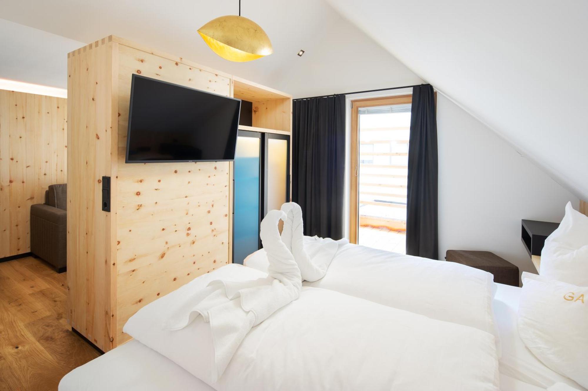 Hotel Goldener Adler - Im Sommer Silvretta Card Premium Inkludiert Ischgl Ngoại thất bức ảnh