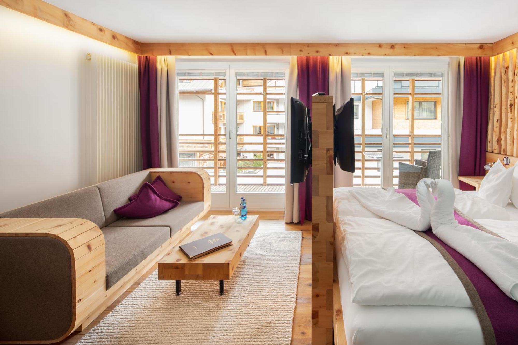 Hotel Goldener Adler - Im Sommer Silvretta Card Premium Inkludiert Ischgl Ngoại thất bức ảnh