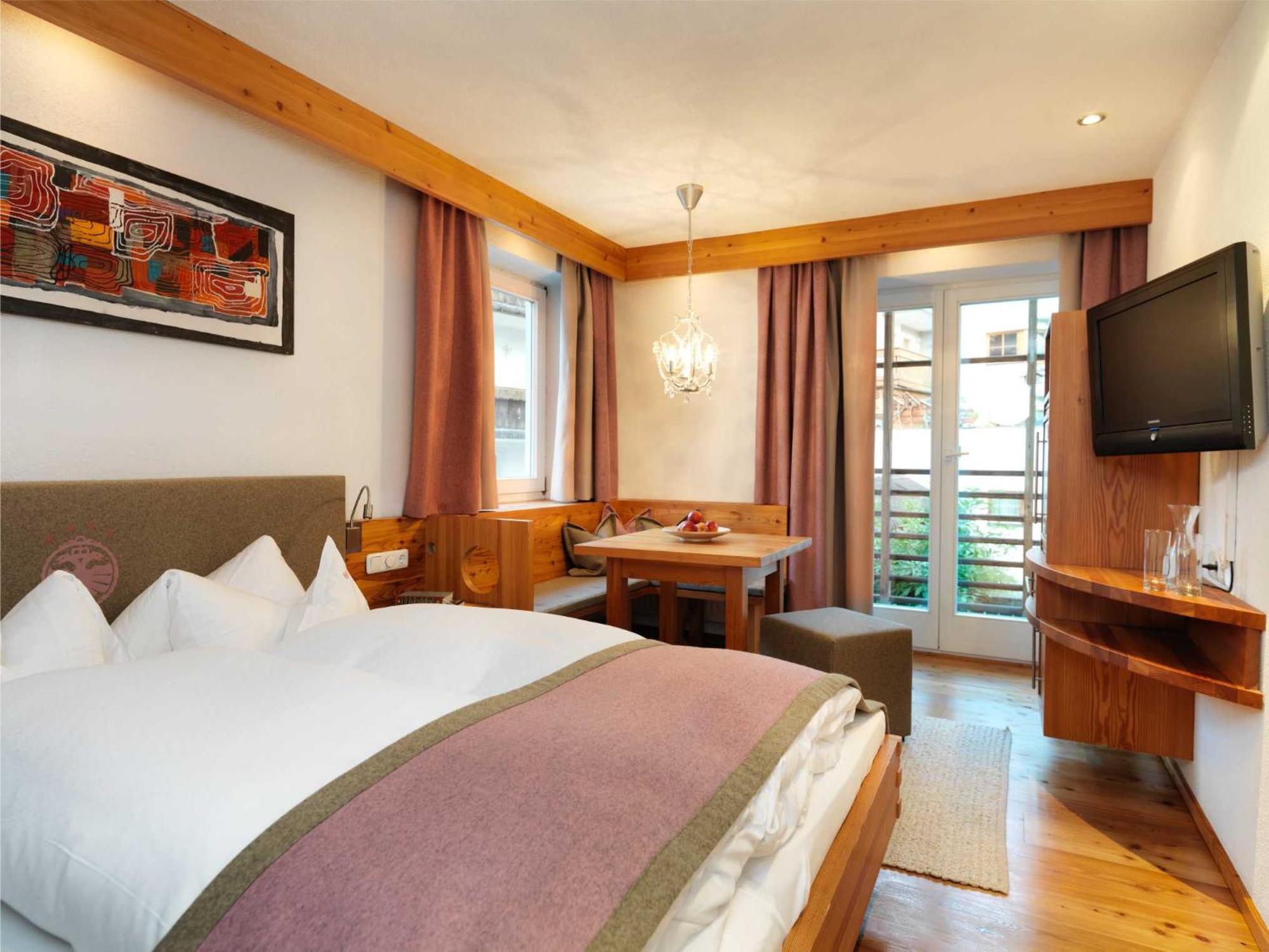 Hotel Goldener Adler - Im Sommer Silvretta Card Premium Inkludiert Ischgl Ngoại thất bức ảnh