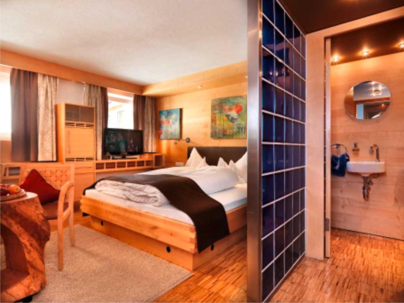 Hotel Goldener Adler - Im Sommer Silvretta Card Premium Inkludiert Ischgl Ngoại thất bức ảnh