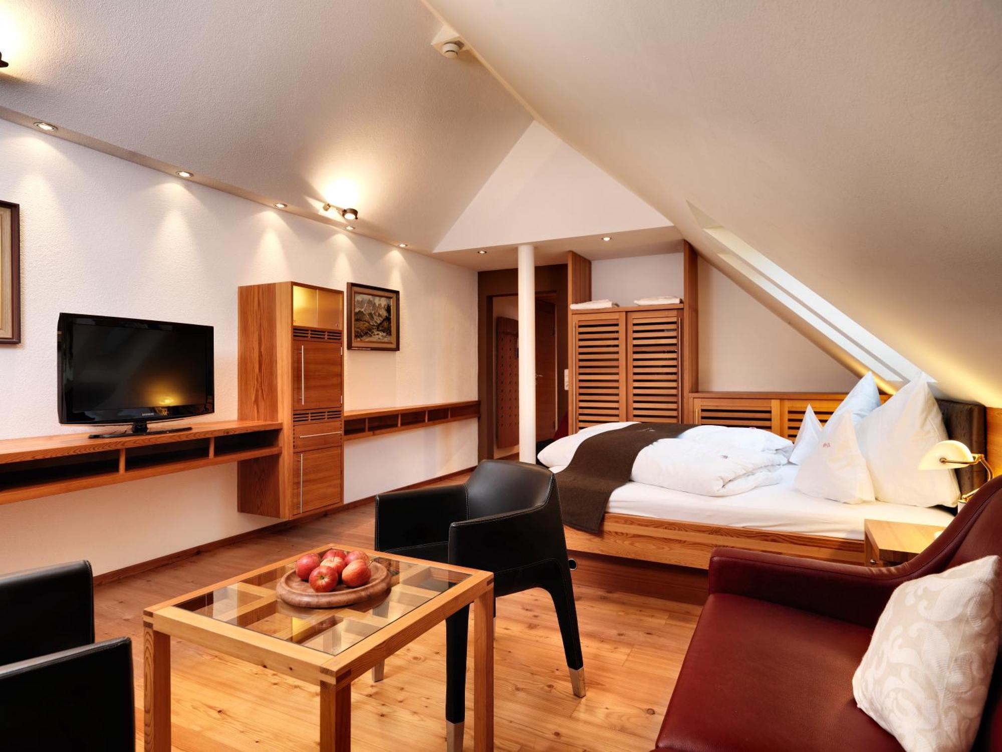 Hotel Goldener Adler - Im Sommer Silvretta Card Premium Inkludiert Ischgl Ngoại thất bức ảnh