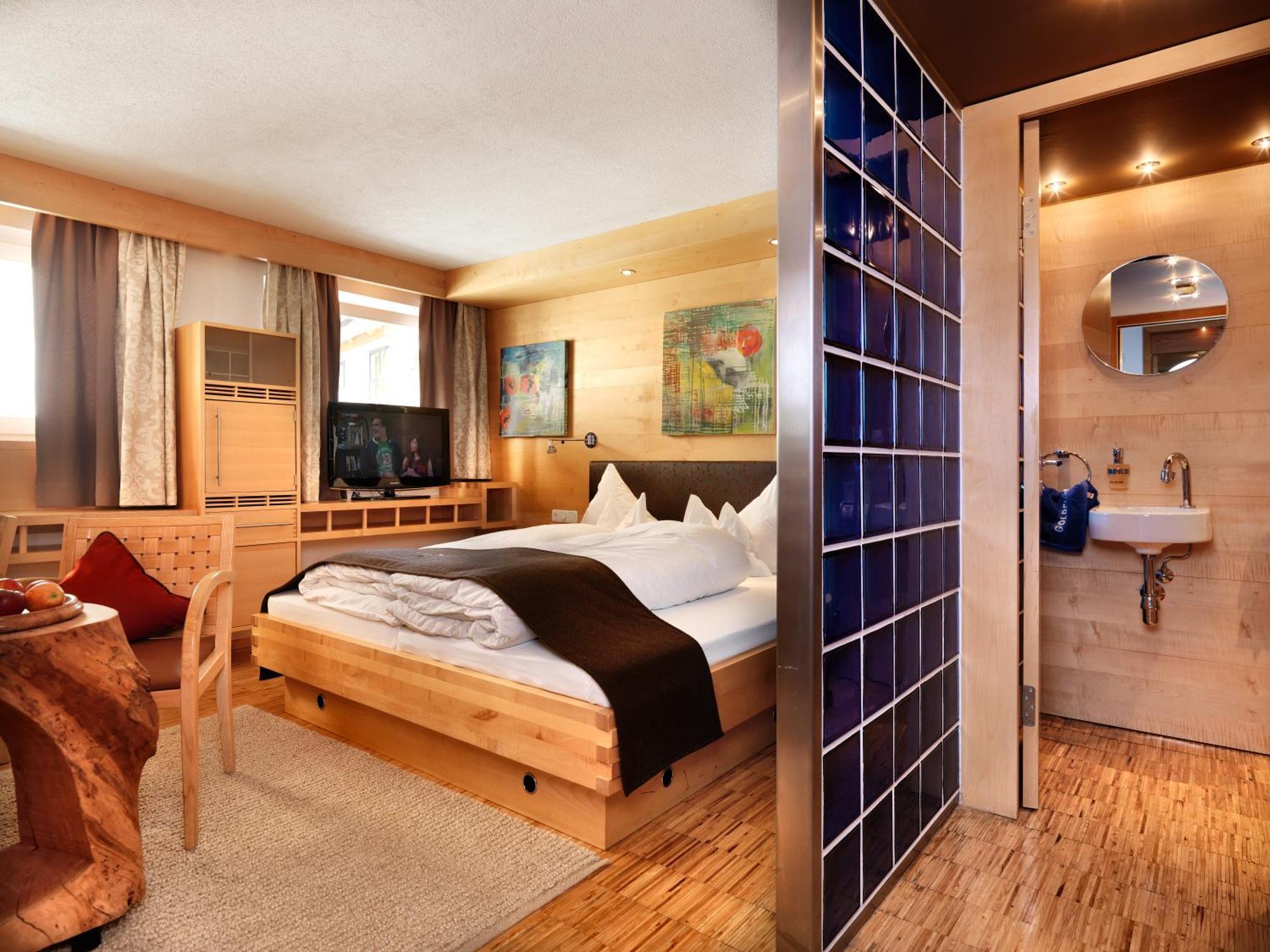 Hotel Goldener Adler - Im Sommer Silvretta Card Premium Inkludiert Ischgl Ngoại thất bức ảnh