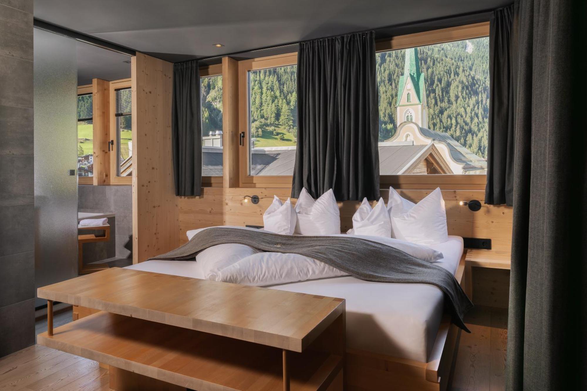 Hotel Goldener Adler - Im Sommer Silvretta Card Premium Inkludiert Ischgl Ngoại thất bức ảnh